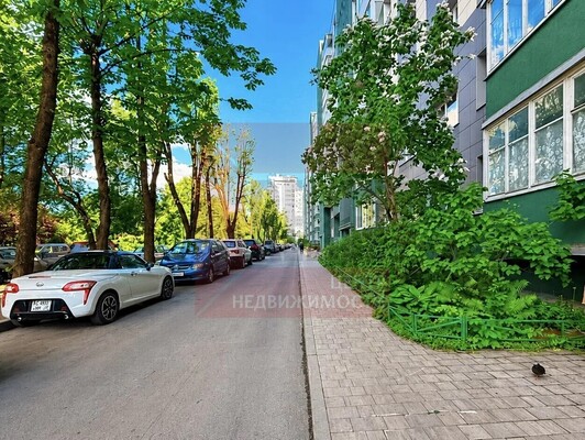 Продам трехкомнатную (3-комн.) квартиру, Старопрегольская наб, 4, Калининград г