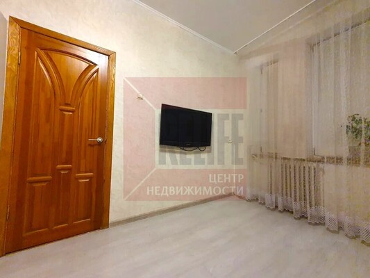 Продам однокомнатную (1-комн.) квартиру, Кирова пер, 9, Калининград г