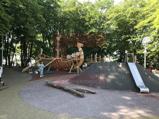 Продам коммерческое помещение 1 432 м2, Комсомольская ул, 10, Пионерский г