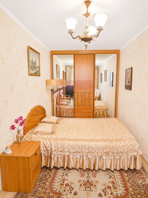 Продам двухкомнатную (2-комн.) квартиру, Красноармейская ул, 21, Калининград г