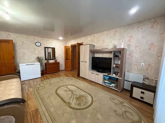 Продам трехкомнатную (3-комн.) квартиру, Академика Глушко ул, 16/24, Казань г