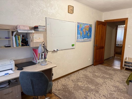 Продам трехкомнатную (3-комн.) квартиру, Академика Глушко ул, 16/24, Казань г