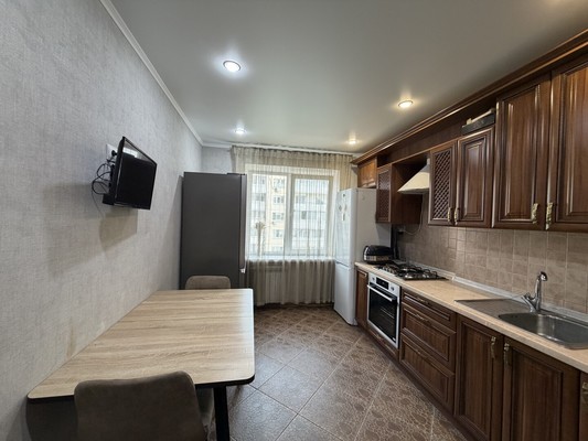 Продам трехкомнатную (3-комн.) квартиру, Романа Брянского ул, 15к1, Брянск г