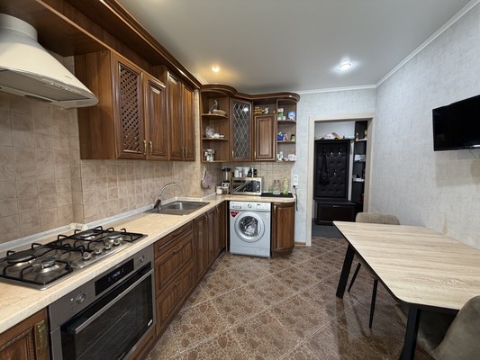 Продам трехкомнатную (3-комн.) квартиру, Романа Брянского ул, 15к1, Брянск г