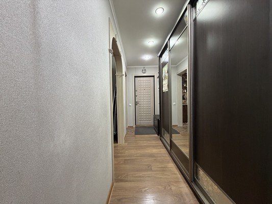 Продам трехкомнатную (3-комн.) квартиру, Романа Брянского ул, 15к1, Брянск г