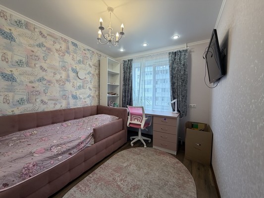 Продам трехкомнатную (3-комн.) квартиру, Романа Брянского ул, 15к1, Брянск г