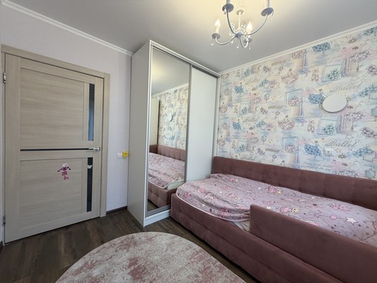 Продам трехкомнатную (3-комн.) квартиру, Романа Брянского ул, 15к1, Брянск г