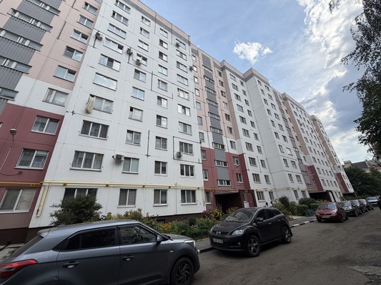 Продам трехкомнатную (3-комн.) квартиру, Романа Брянского ул, 15к1, Брянск г