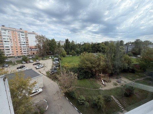 Продам трехкомнатную (3-комн.) квартиру, Романа Брянского ул, 15к1, Брянск г