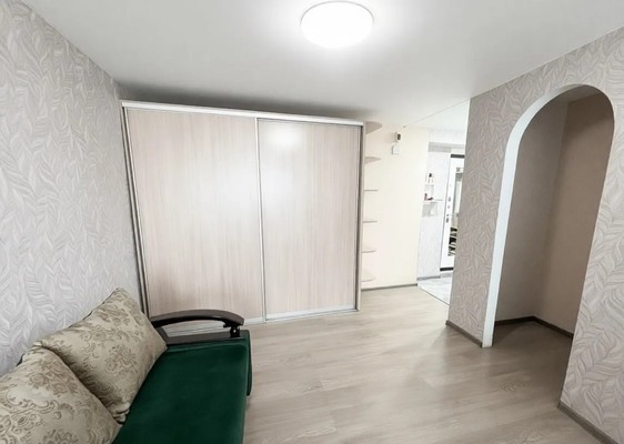 Продам 2-комн. в 4-комн. квартире, Гайдара ул, 7а, Батайск г