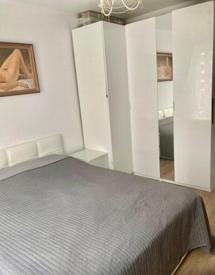 Продам двухкомнатную (2-комн.) квартиру, Новомосковская ул, 16к3, Москва г