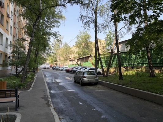 Продам трехкомнатную (3-комн.) квартиру, Гастелло ул, 37, Москва г