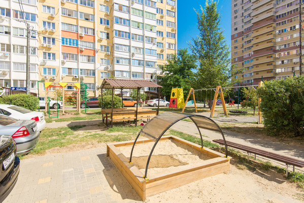 Продам двухкомнатную (2-комн.) квартиру, Петренко ул, 2, Ростов-на-Дону г