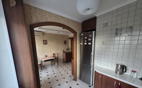 Продам трехкомнатную (3-комн.) квартиру, Народного Ополчения ул, 44к1, Москва г