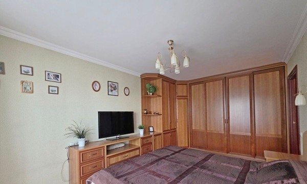 Продам трехкомнатную (3-комн.) квартиру, Народного Ополчения ул, 44к1, Москва г