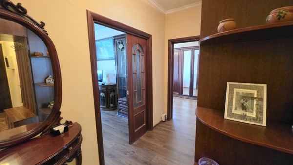 Продам двухкомнатную (2-комн.) квартиру, Ляпидевского ул, 22, Москва г