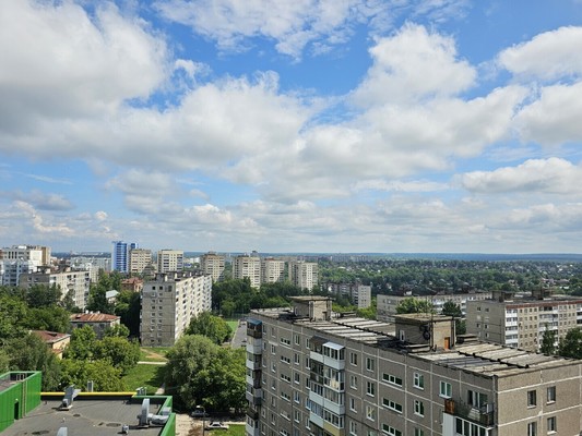 Продам трехкомнатную (3-комн.) квартиру, Металлистов ул, 18, Пермь г