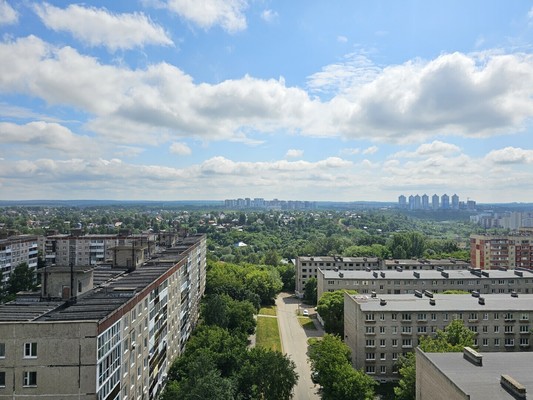 Продам трехкомнатную (3-комн.) квартиру, Металлистов ул, 18, Пермь г