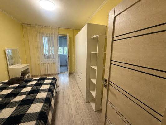 Продам двухкомнатную (2-комн.) квартиру, Героев Десантников ул, 32, Новороссийск г