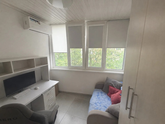 Продам двухкомнатную (2-комн.) квартиру, Героев Десантников ул, 32, Новороссийск г