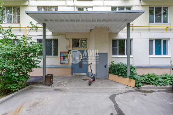Продам однокомнатную (1-комн.) квартиру, Дубки ул, 13, Москва г
