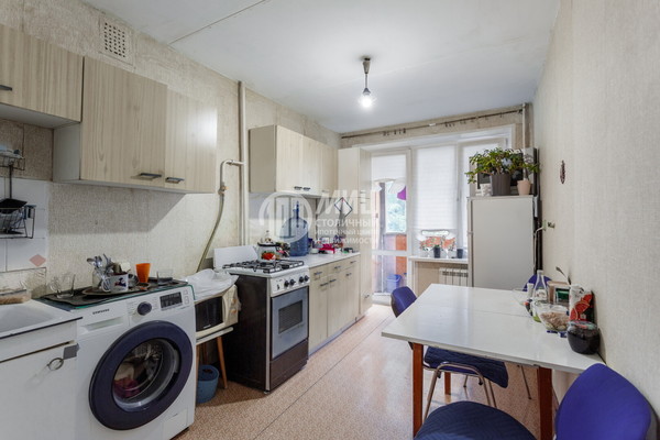 Продам однокомнатную (1-комн.) квартиру, Дубки ул, 13, Москва г