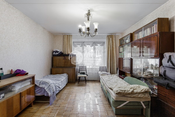 Продам однокомнатную (1-комн.) квартиру, Дубки ул, 13, Москва г