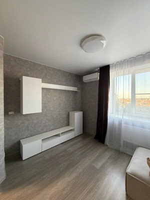 Продам однокомнатную (1-комн.) квартиру, Гастелло ул, 4Б, Батайск г