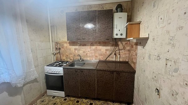 Продам двухкомнатную (2-комн.) квартиру, Гайдара ул, 14, Симферополь г