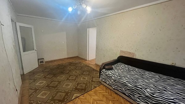 Продам двухкомнатную (2-комн.) квартиру, Гайдара ул, 14, Симферополь г
