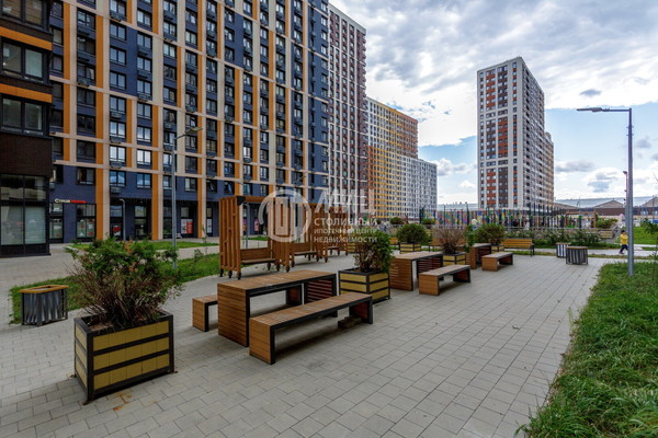 Продам однокомнатную (1-комн.) квартиру, Эйнштейна б-р, 5, Новоивановское рп