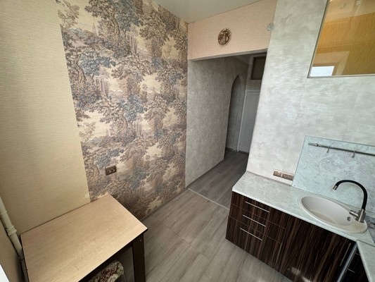 Продам двухкомнатную (2-комн.) квартиру, Ленина пр-кт, 19, Комсомольск-на-Амуре г