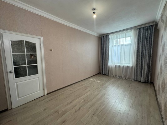 Продам двухкомнатную (2-комн.) квартиру, Ленина пр-кт, 19, Комсомольск-на-Амуре г