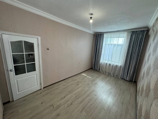 Продам двухкомнатную (2-комн.) квартиру, Ленина пр-кт, 19, Комсомольск-на-Амуре г
