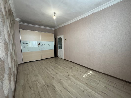 Продам двухкомнатную (2-комн.) квартиру, Ленина пр-кт, 19, Комсомольск-на-Амуре г