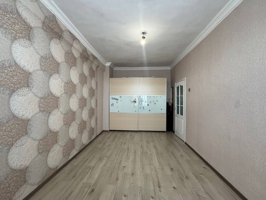 Продам двухкомнатную (2-комн.) квартиру, Ленина пр-кт, 19, Комсомольск-на-Амуре г