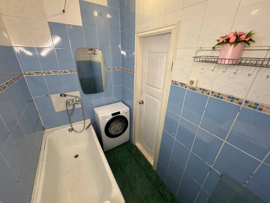 Продам двухкомнатную (2-комн.) квартиру, Ленина пр-кт, 19, Комсомольск-на-Амуре г