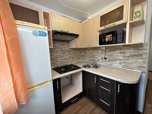 Продам трехкомнатную (3-комн.) квартиру, Сидоренко ул, 24к2, Комсомольск-на-Амуре г