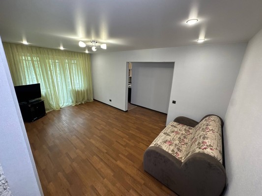Продам трехкомнатную (3-комн.) квартиру, Сидоренко ул, 24к2, Комсомольск-на-Амуре г