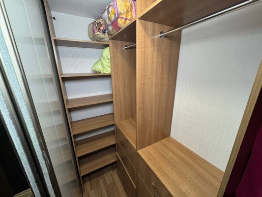 Продам трехкомнатную (3-комн.) квартиру, Сидоренко ул, 24к2, Комсомольск-на-Амуре г