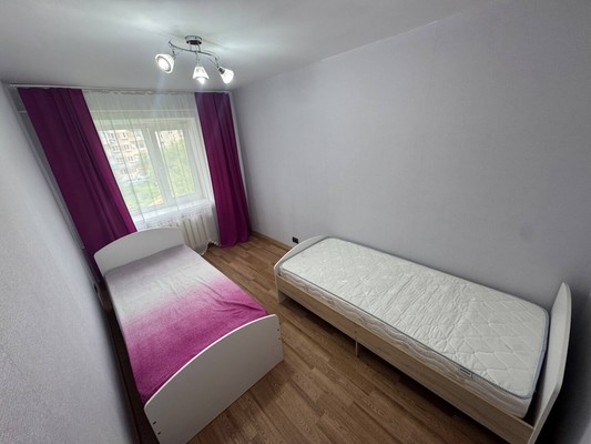 Продам трехкомнатную (3-комн.) квартиру, Сидоренко ул, 24к2, Комсомольск-на-Амуре г