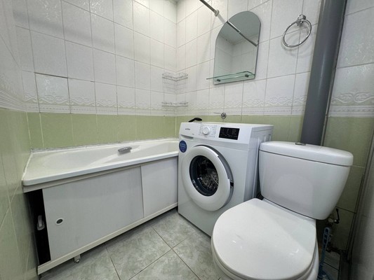 Продам трехкомнатную (3-комн.) квартиру, Сидоренко ул, 24к2, Комсомольск-на-Амуре г