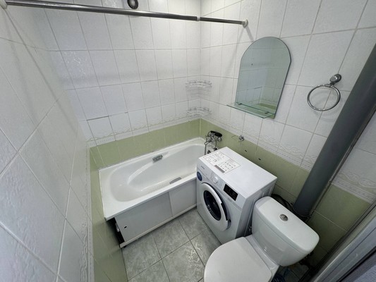 Продам трехкомнатную (3-комн.) квартиру, Сидоренко ул, 24к2, Комсомольск-на-Амуре г