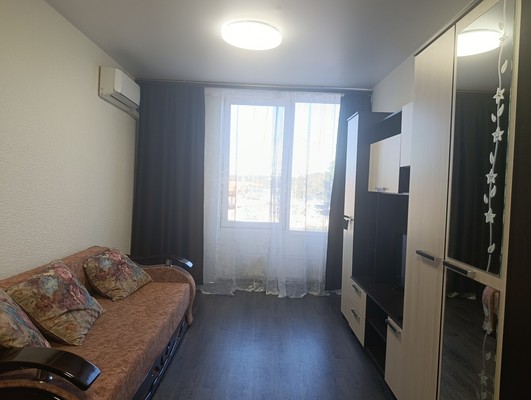 Продам однокомнатную (1-комн.) квартиру, Беспалова ул, 110е, Симферополь г