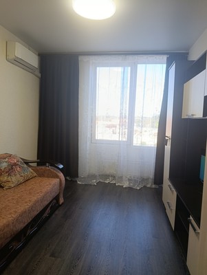 Продам однокомнатную (1-комн.) квартиру, Беспалова ул, 110е, Симферополь г