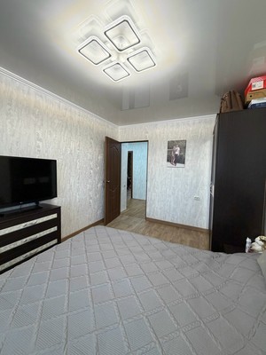 Продам двухкомнатную (2-комн.) квартиру, 25-й мкр, 14б, Октябрьский г