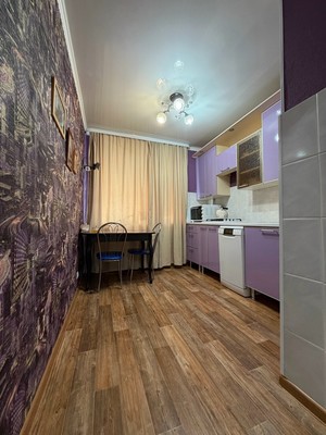 Продам двухкомнатную (2-комн.) квартиру, 25-й мкр, 14б, Октябрьский г