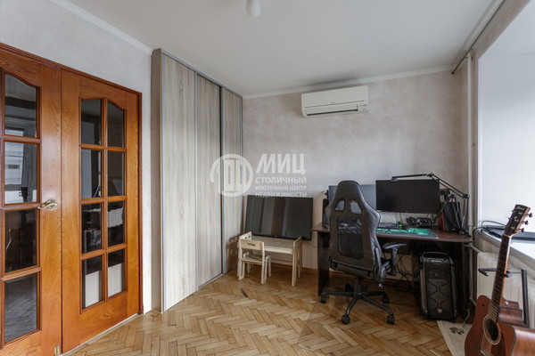 Продам двухкомнатную (2-комн.) квартиру, Фестивальная ул, 11, Москва г