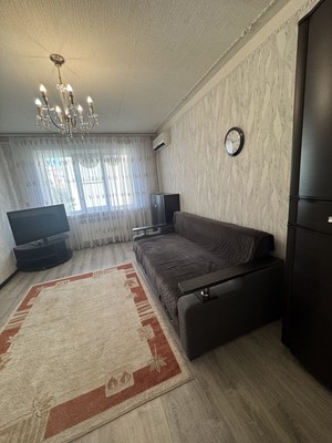 Продам двухкомнатную (2-комн.) квартиру, 339-й Стрелковой Дивизии ул, 17, Ростов-на-Дону г