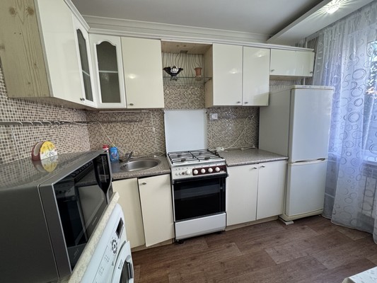 Продам двухкомнатную (2-комн.) квартиру, 339-й Стрелковой Дивизии ул, 17, Ростов-на-Дону г